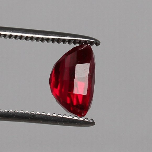 Red Ruby Natural Mozambique 6.65 Ct Cushion Cut - Picture 3 of 5